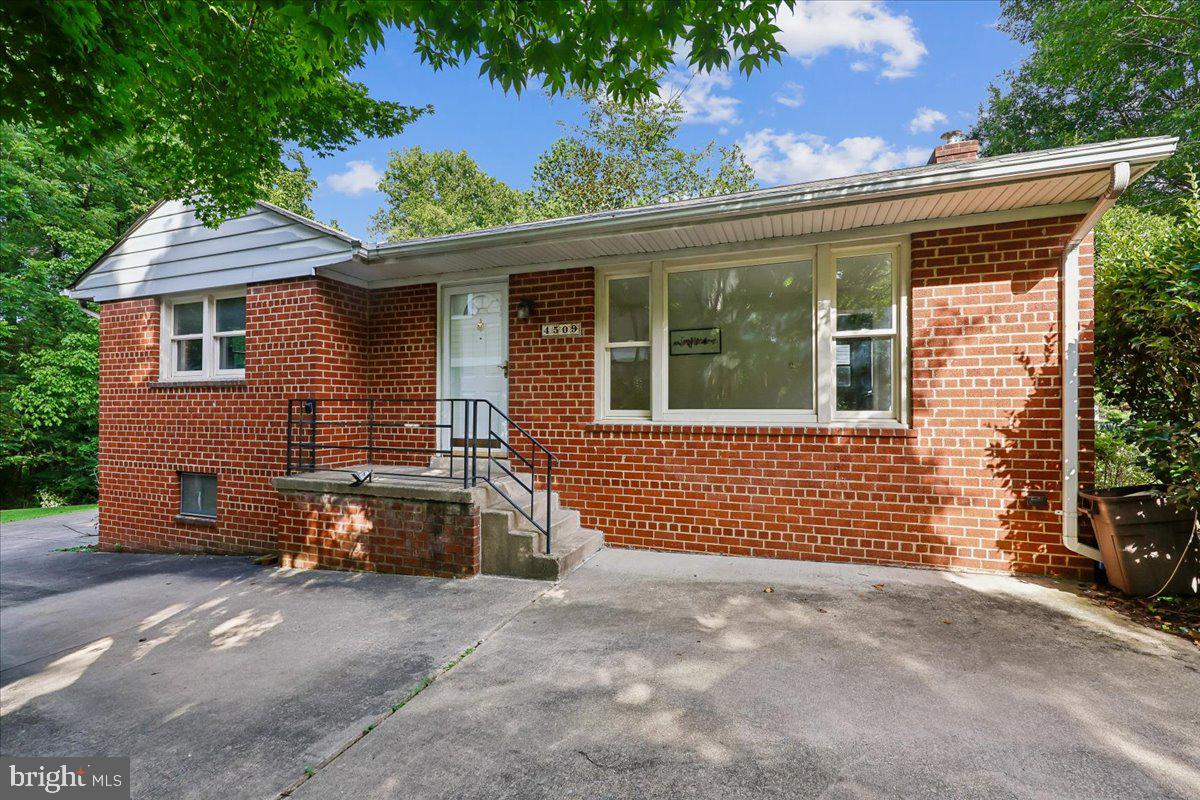 4509 Strathmore Ave Property Photo 1