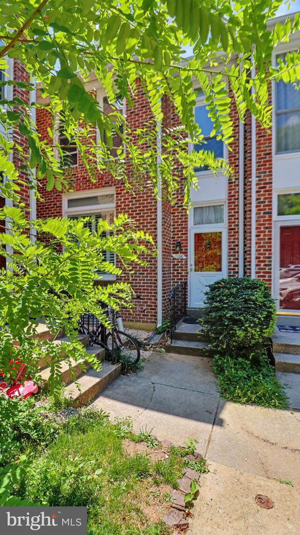 1106 Arcola Ave Property Photo 3
