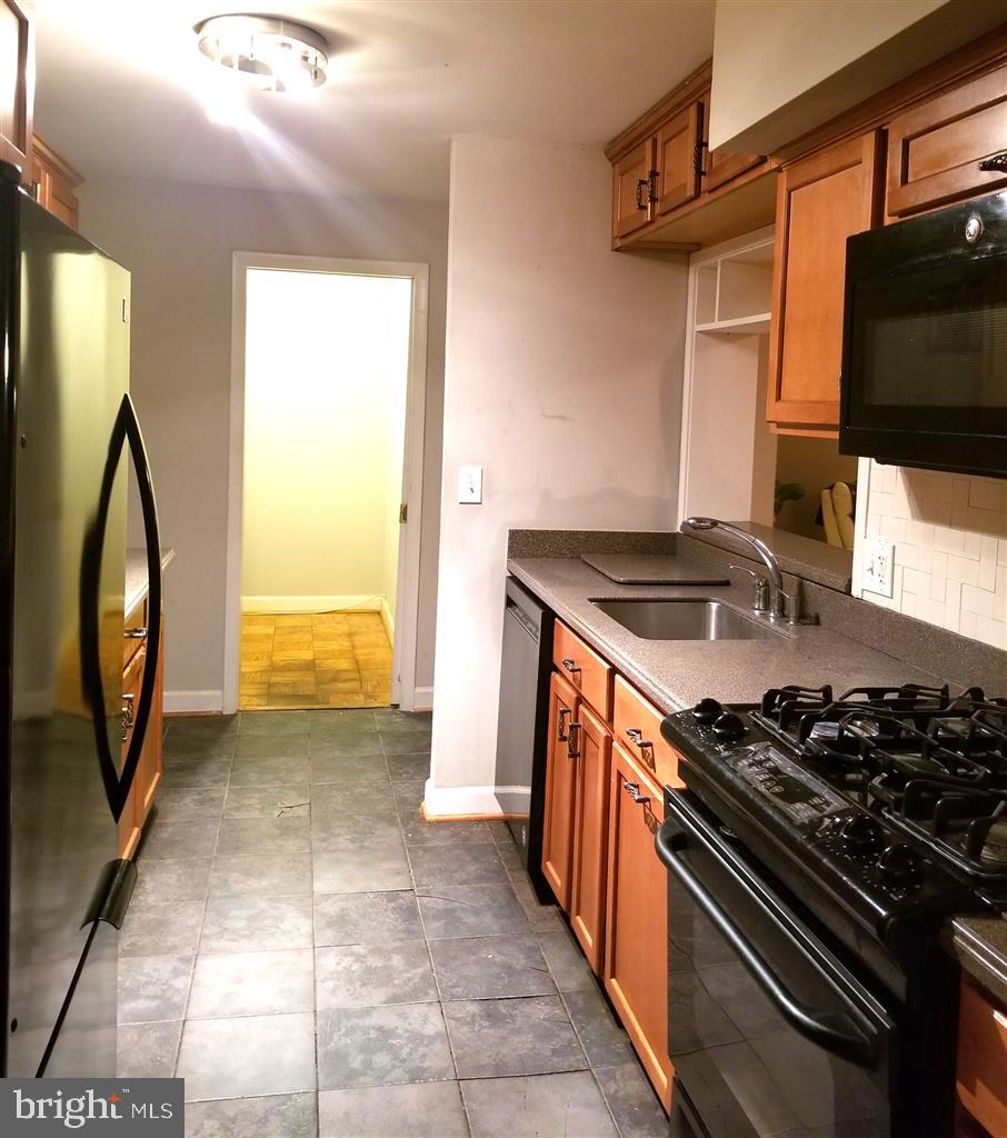 7504 Spring Lake Dr #a Property Photo 6