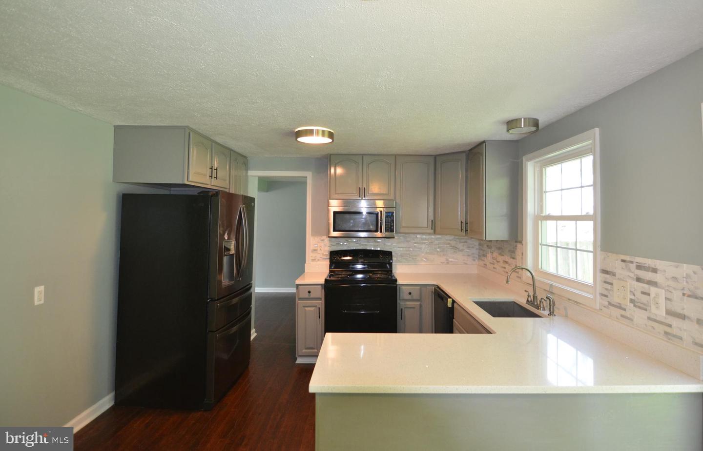 17312 Amity Dr Property Photo 3