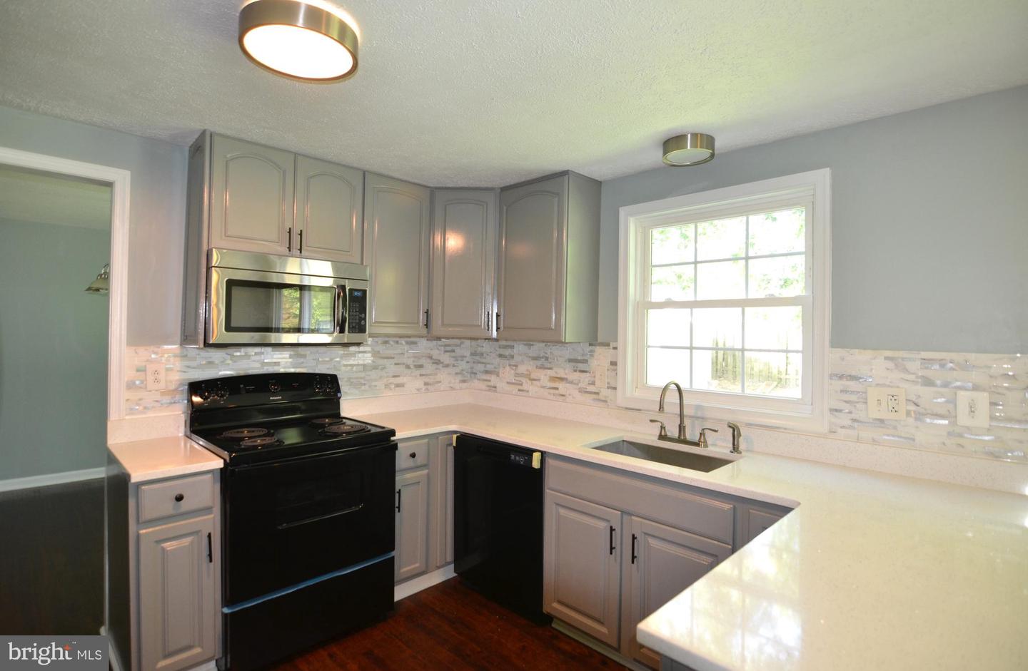 17312 Amity Dr Property Photo 4