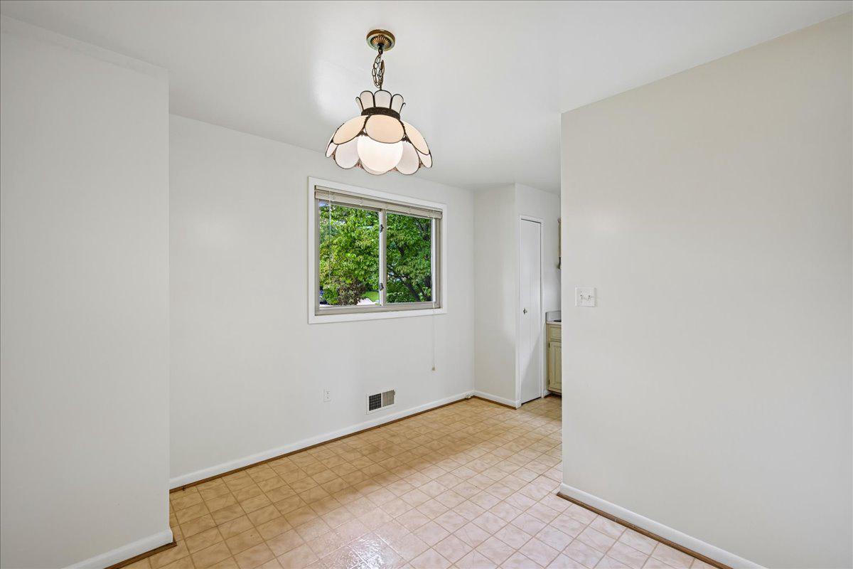 8 Kerwood Ct Property Photo 8