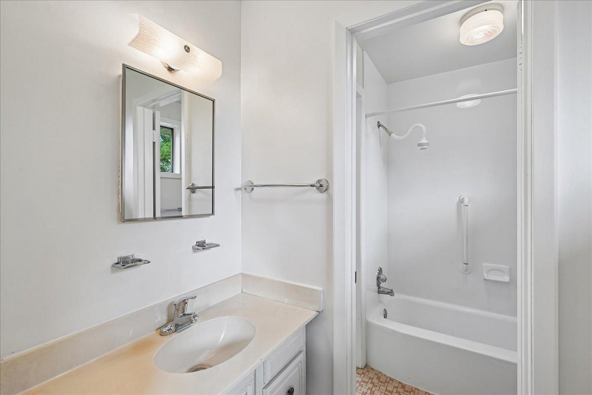 8 Kerwood Ct Property Photo 17