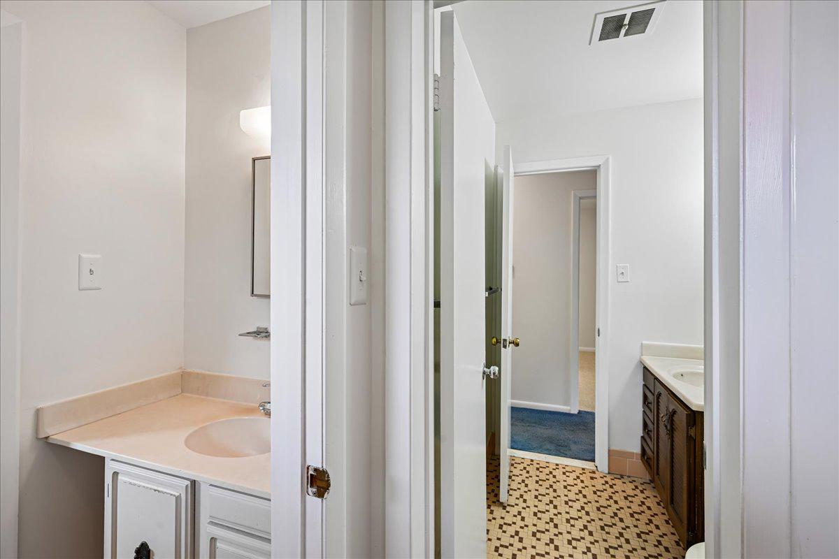 8 Kerwood Ct Property Photo 18