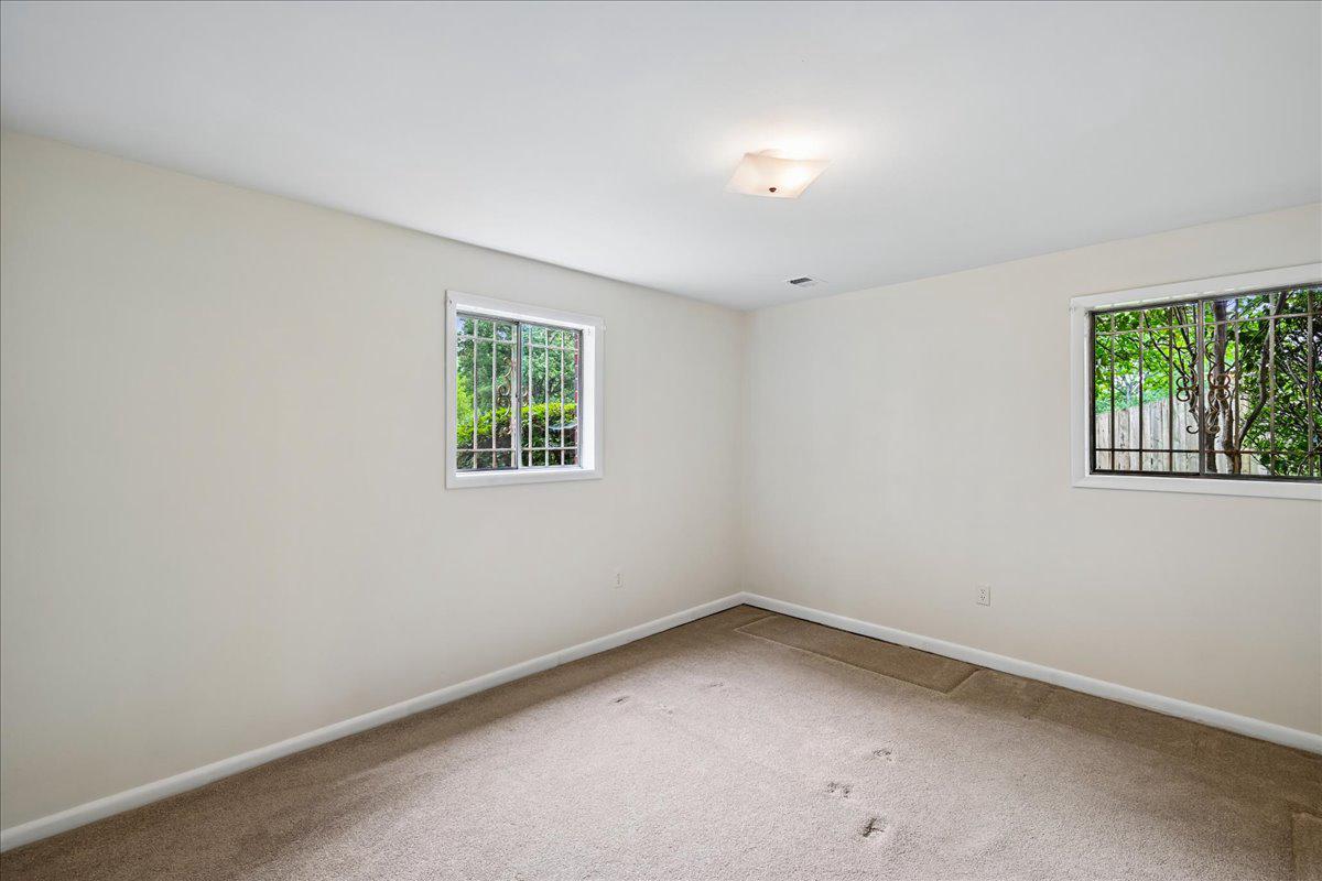 8 Kerwood Ct Property Photo 21