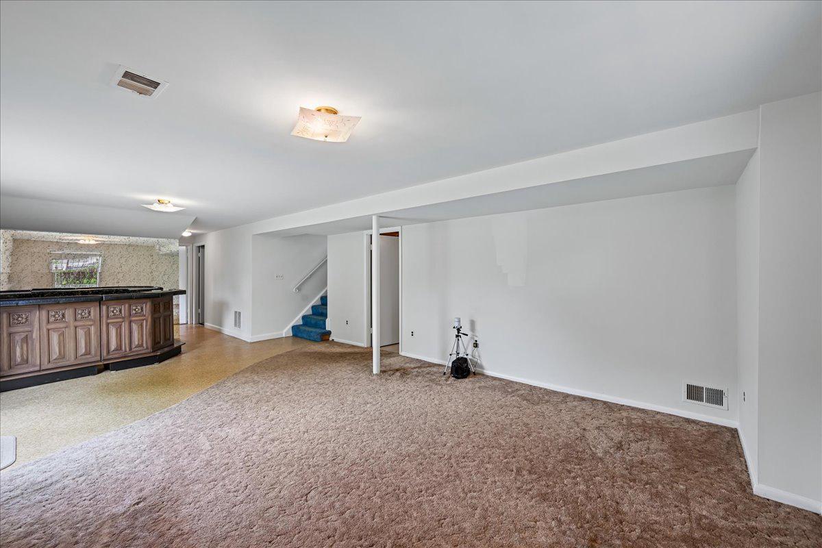 8 Kerwood Ct Property Photo 26