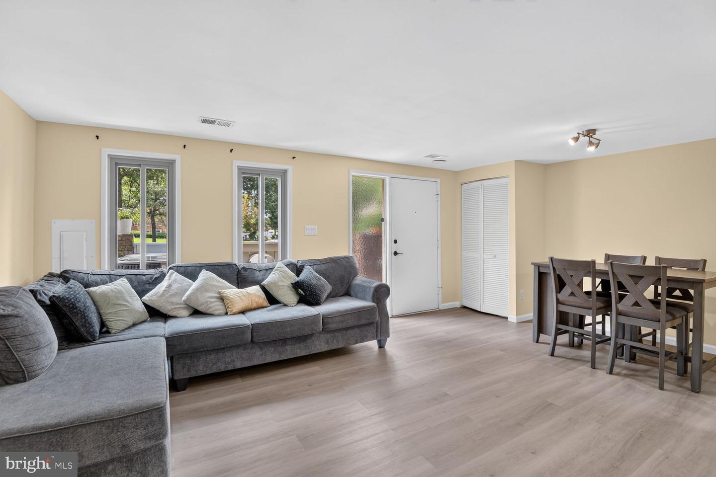9821 Docena Dr Property Photo 4