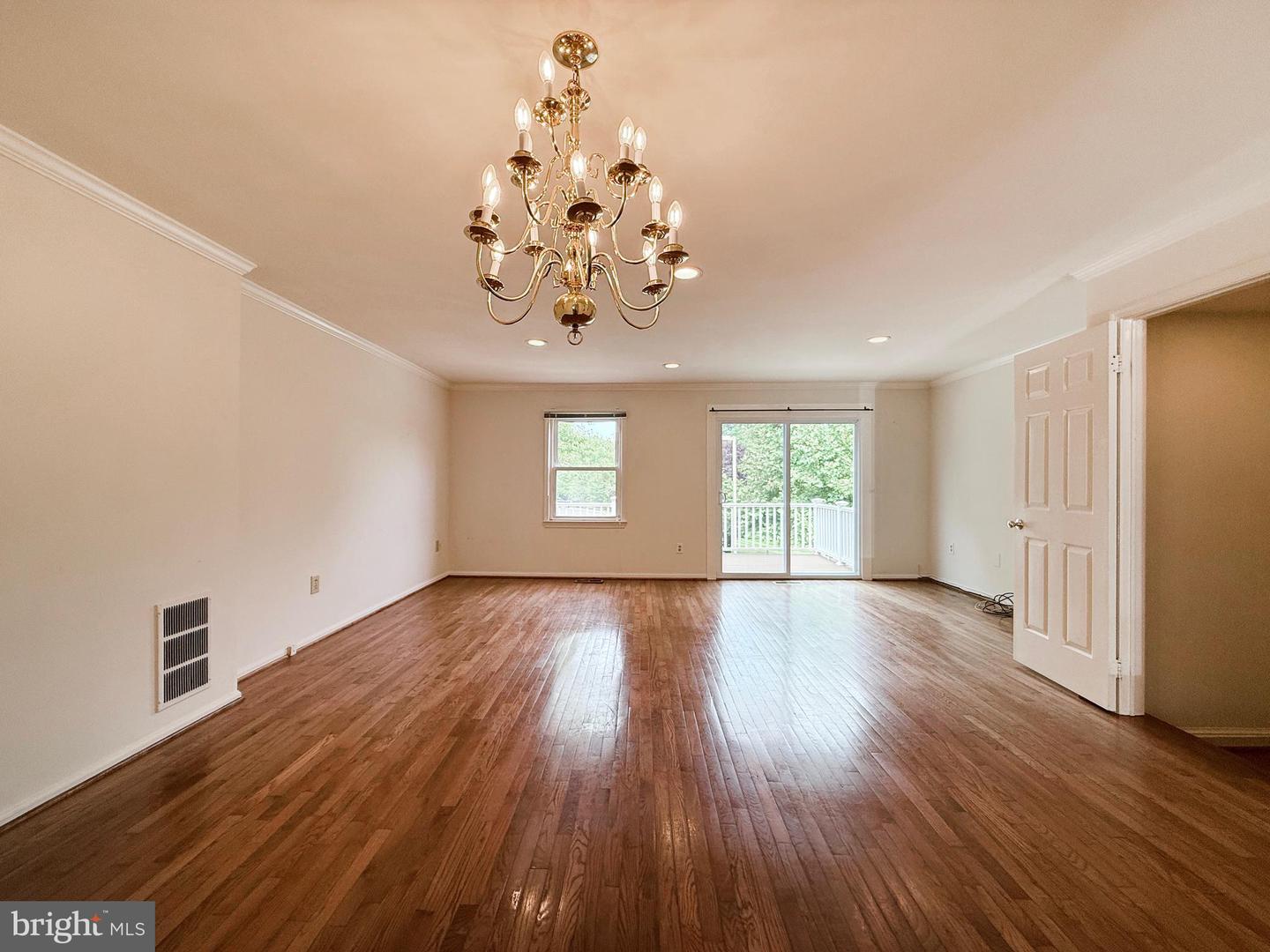 10240 Arizona Cir #33 Property Photo 5