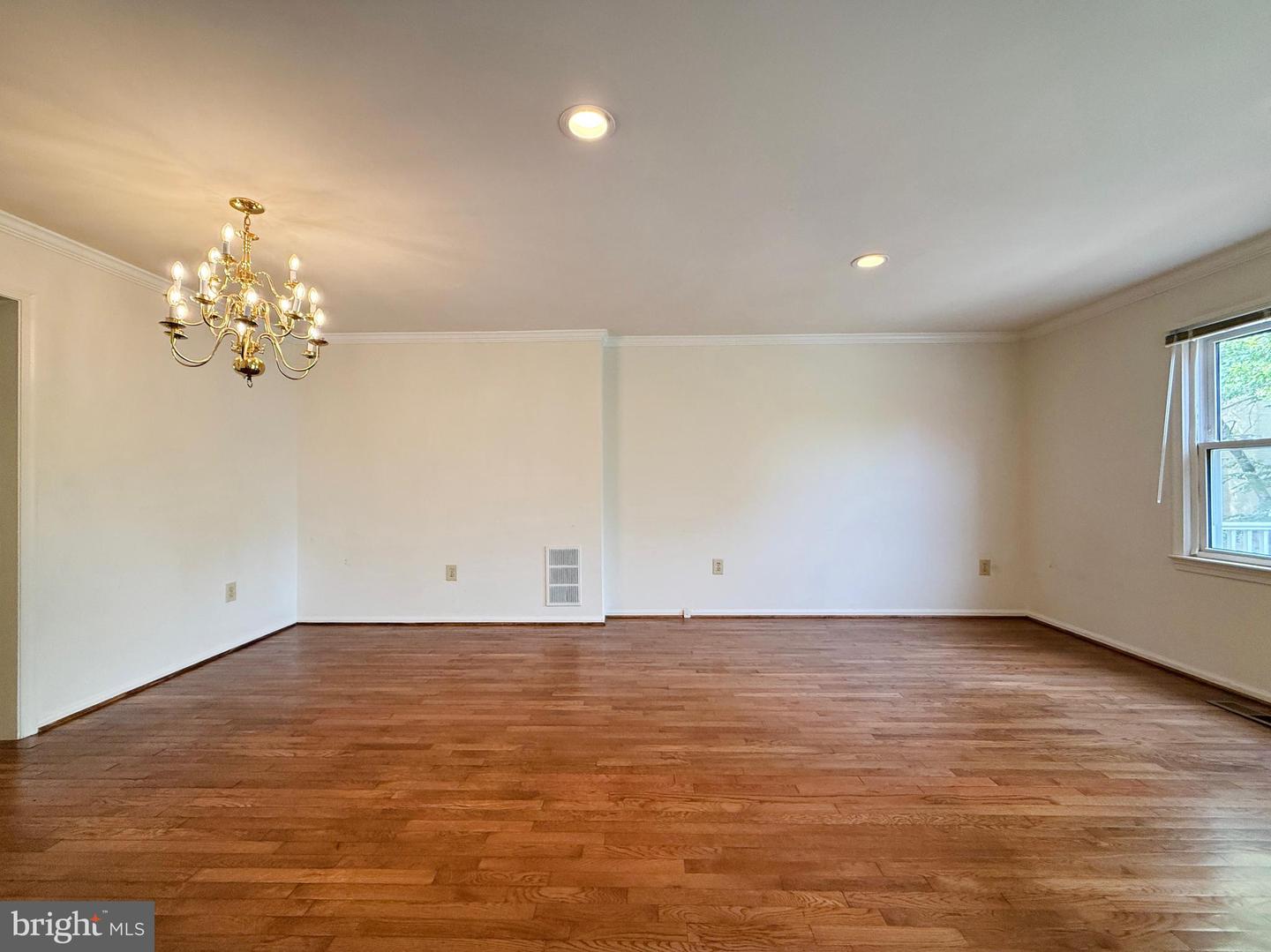 10240 Arizona Cir #33 Property Photo 6