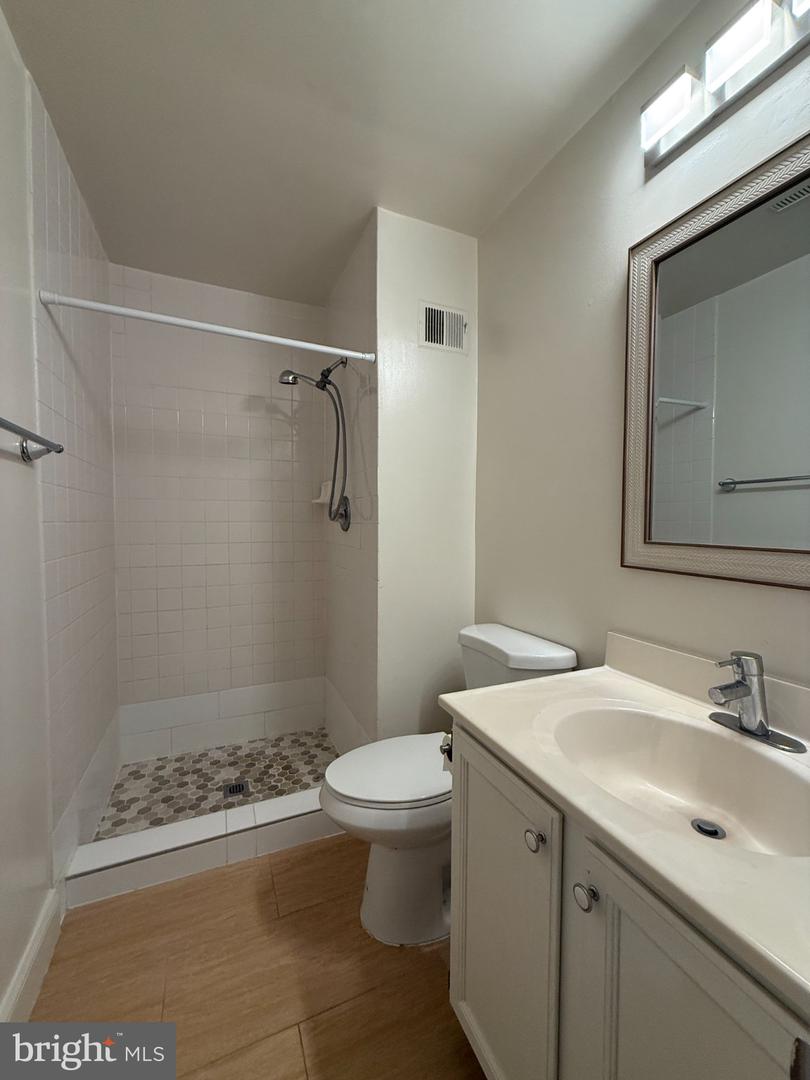 10240 Arizona Cir #33 Property Photo 13