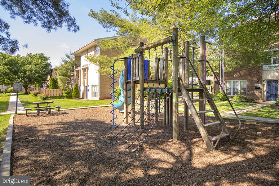 1699 Yale Pl #344 Property Photo 14