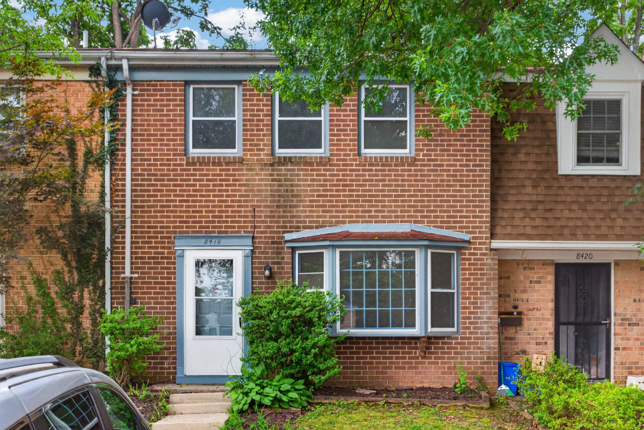 8418 TOWNE CREST CT Property Photo 1