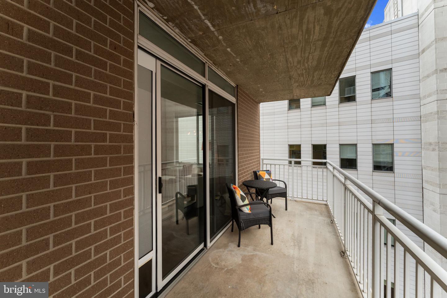 930 Wayne Ave #610 Property Photo 28