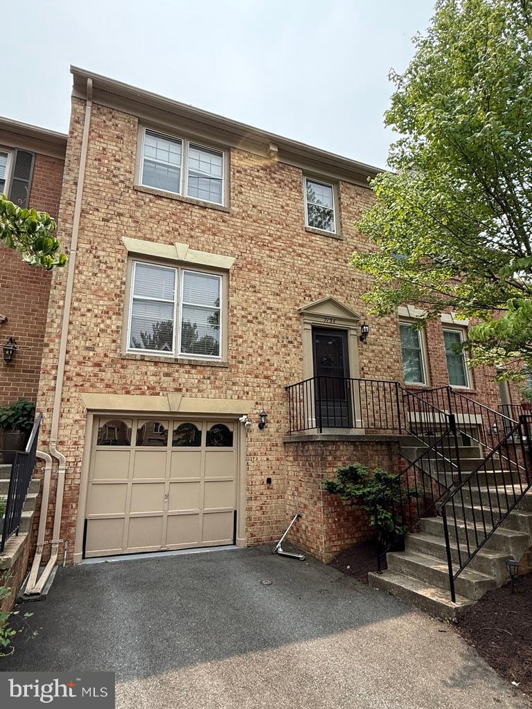 7136 SWANSONG WAY Property Photo 1