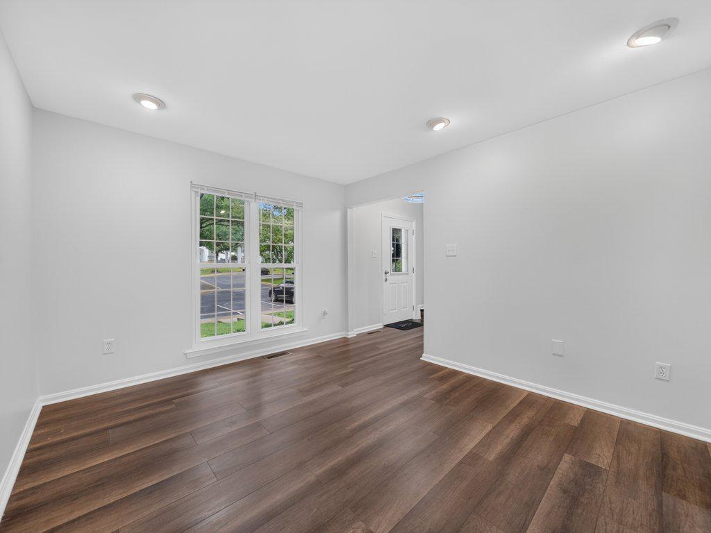 4414 Cannes Ln Property Photo 4