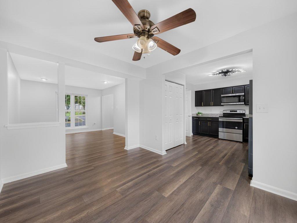 4414 Cannes Ln Property Photo 7
