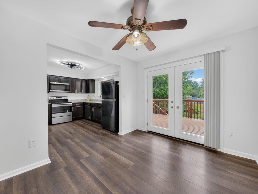 4414 Cannes Ln Property Photo 8