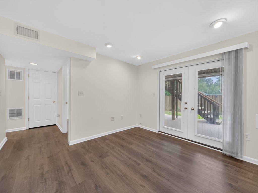 4414 Cannes Ln Property Photo 21