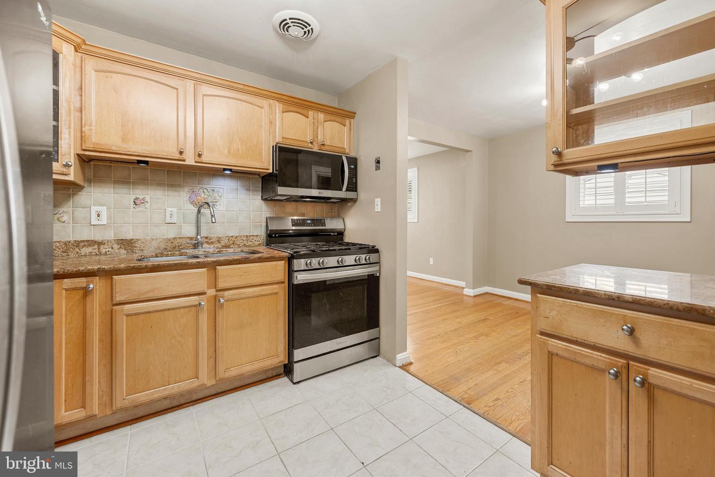 11809 Timber Ln Property Photo 4
