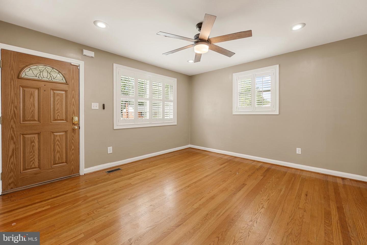 11809 Timber Ln Property Photo 8
