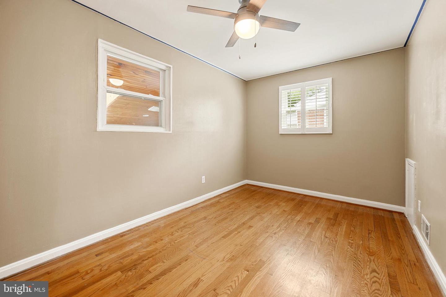 11809 Timber Ln Property Photo 10