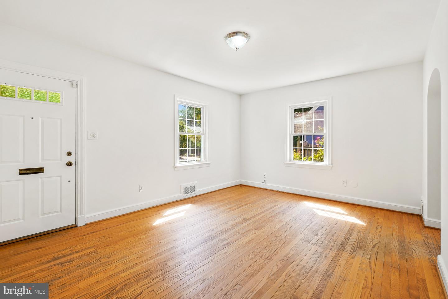 9314 Wire Ave Property Photo 5