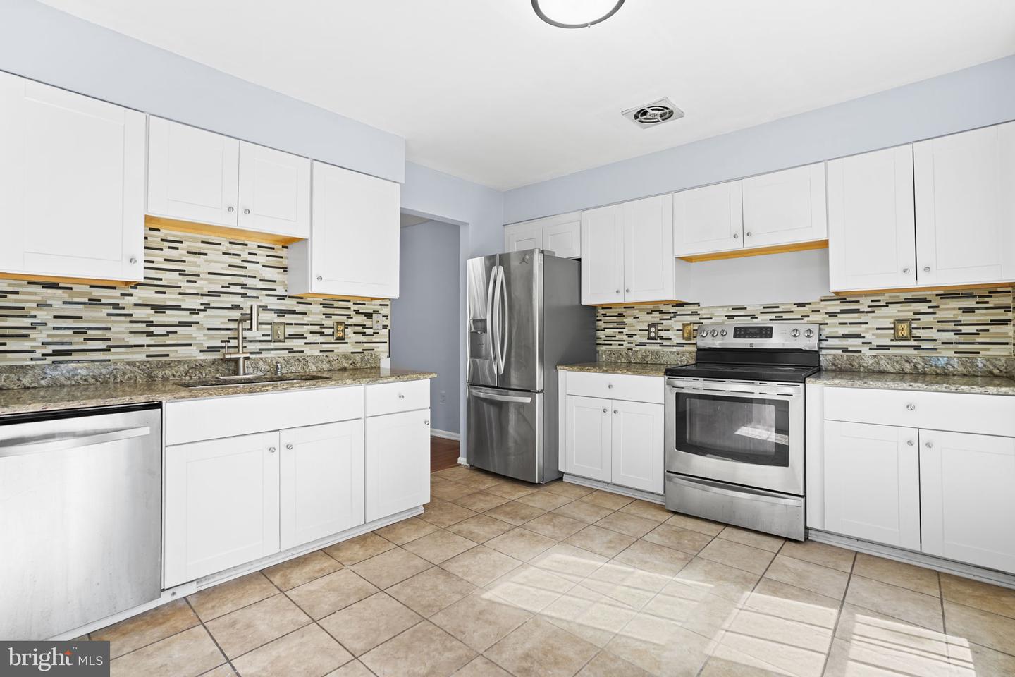 2015 Featherwood St Property Photo 9