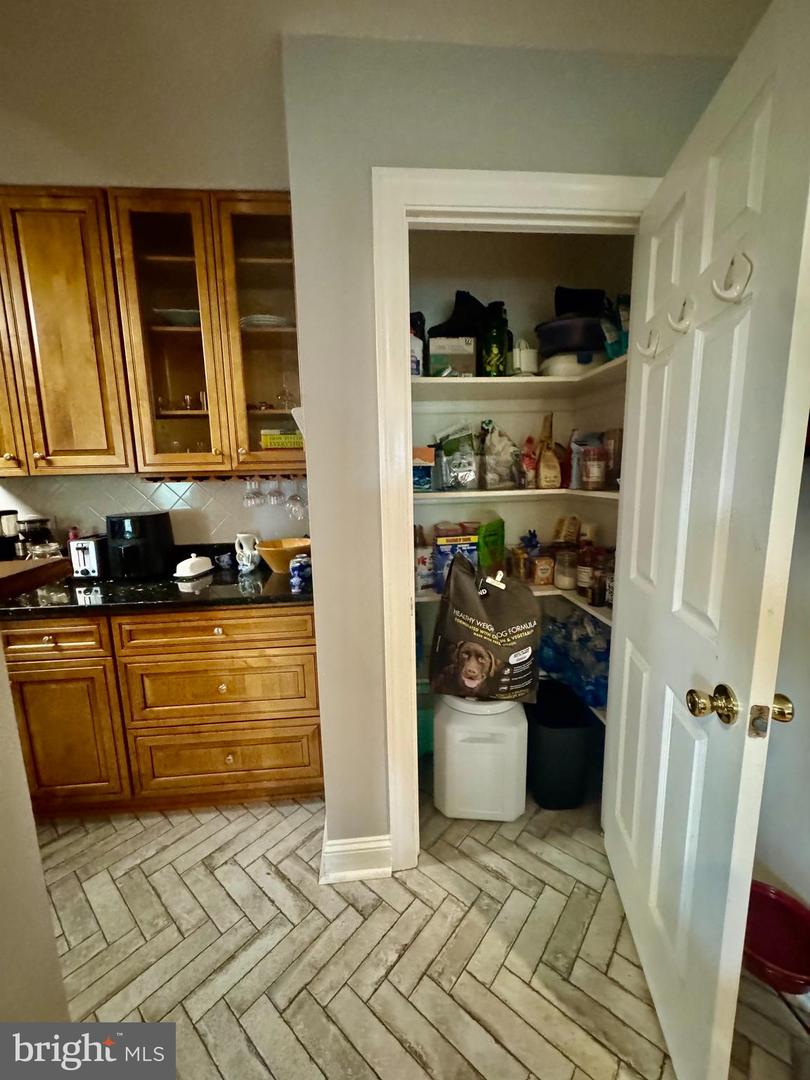 2307 Greenery Ln #203-2 Property Photo 14