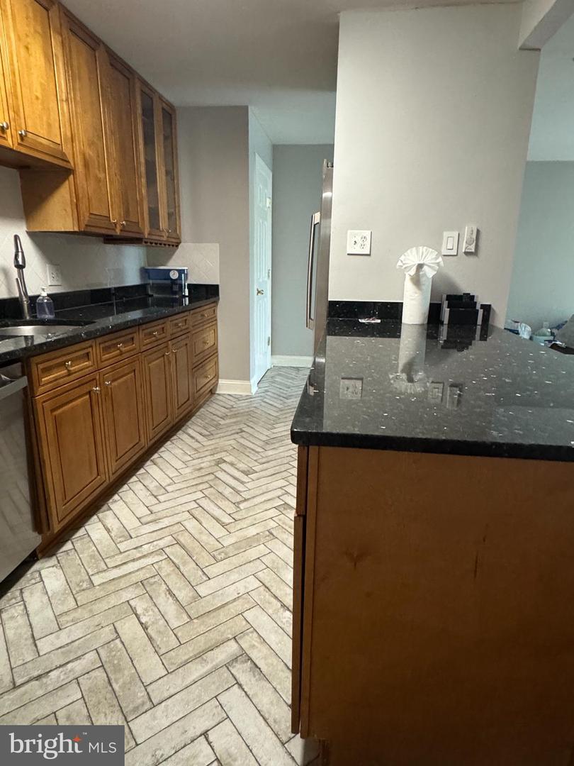 2307 Greenery Ln #203-2 Property Photo 18