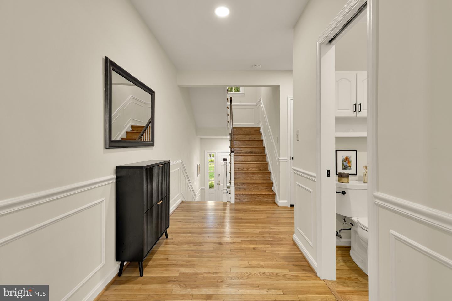 3559 Hamlet Pl Property Photo 4