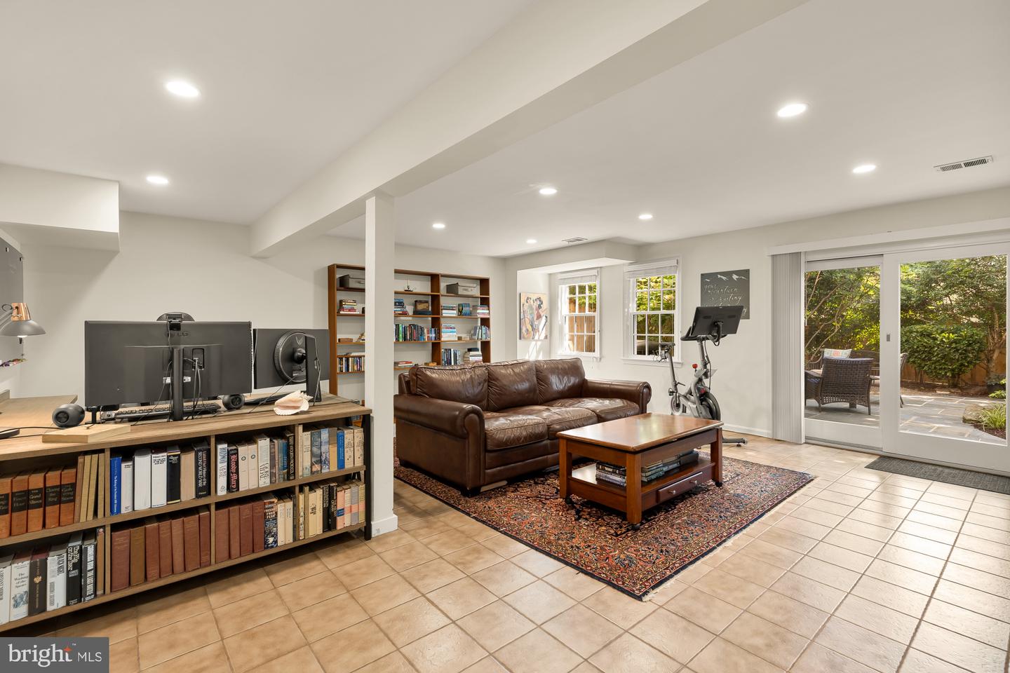 3559 Hamlet Pl Property Photo 32