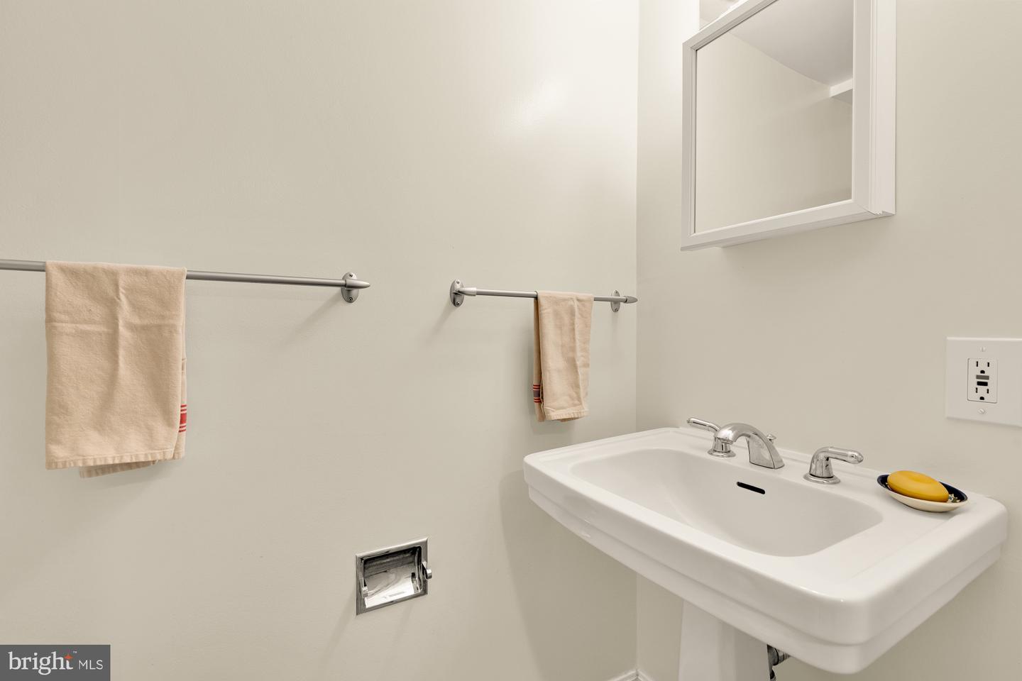 3559 Hamlet Pl Property Photo 34
