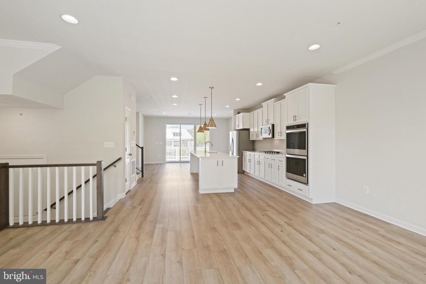 204 Ashton Market Aly Property Photo 5