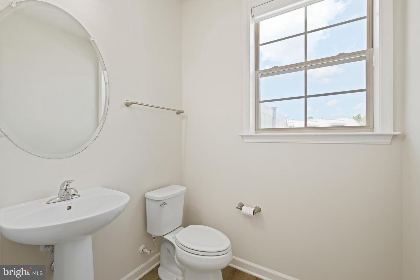 204 Ashton Market Aly Property Photo 15