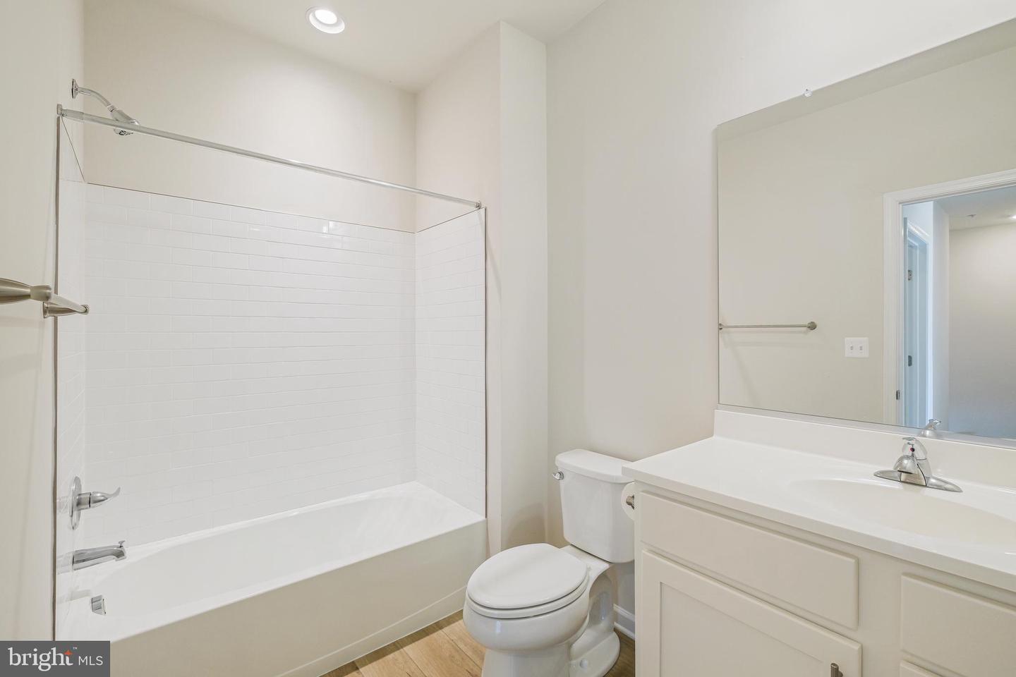 204 Ashton Market Aly Property Photo 26