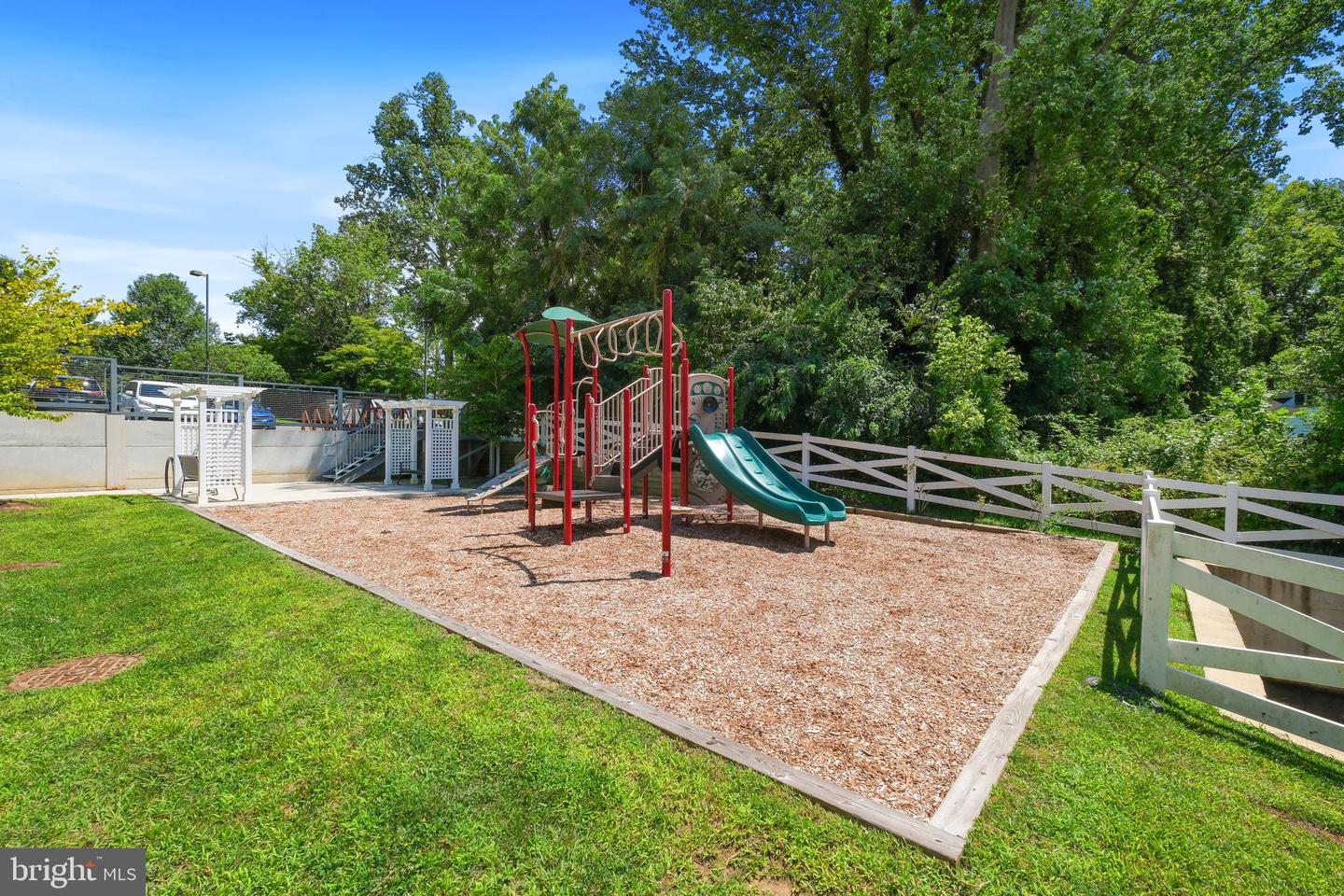 204 Ashton Market Aly Property Photo 29