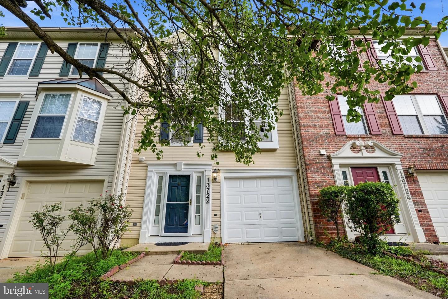13722 PALMETTO CIR Property Photo 1