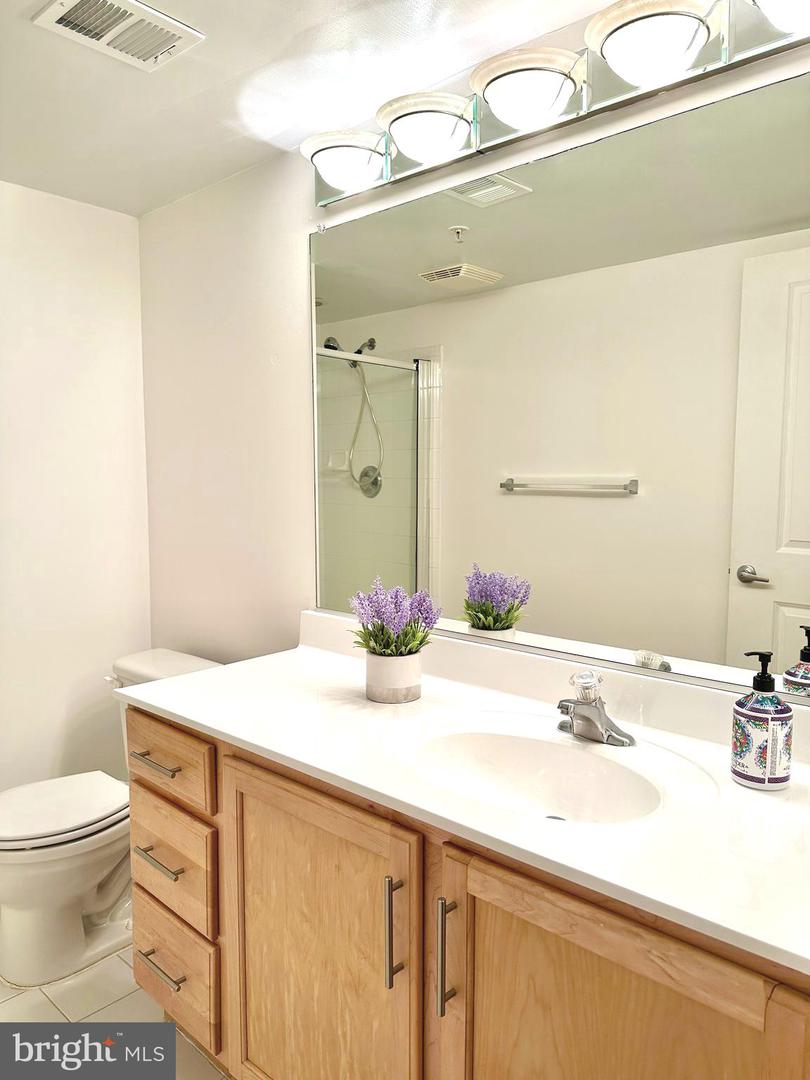 7923 Eastern Ave #404 Property Photo 15