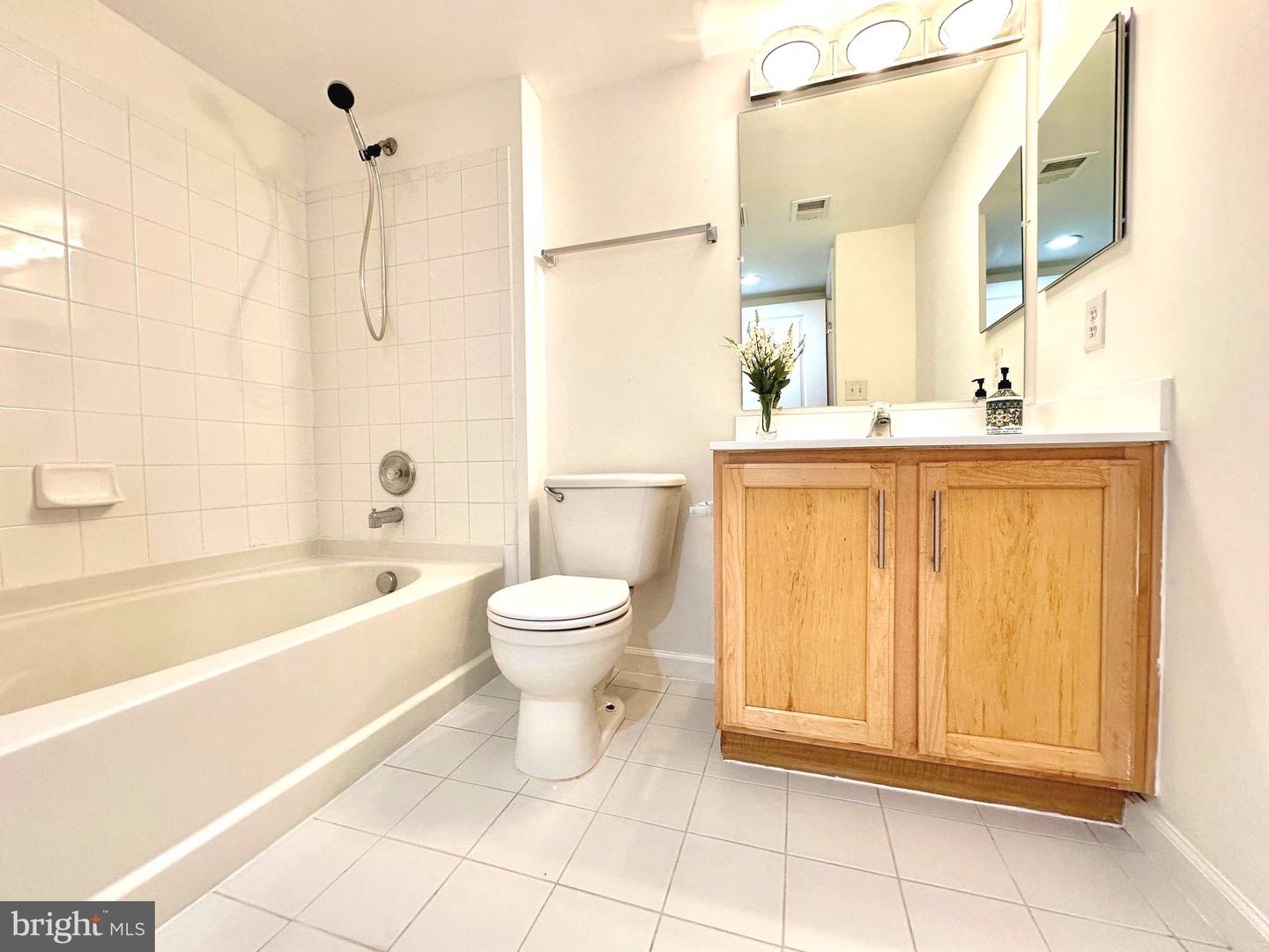 7923 Eastern Ave #404 Property Photo 20