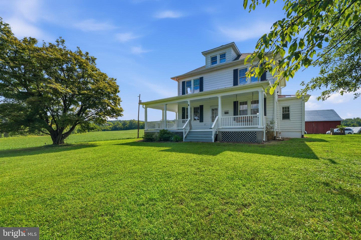 22422 Whites Ferry Rd Property Photo 4