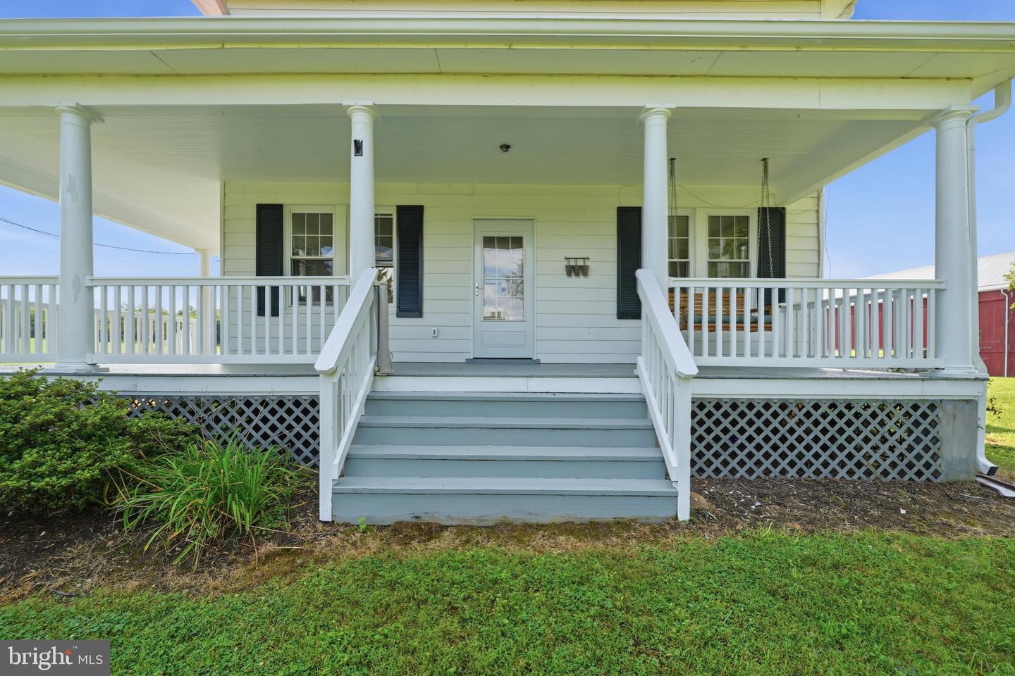 22422 Whites Ferry Rd Property Photo 5