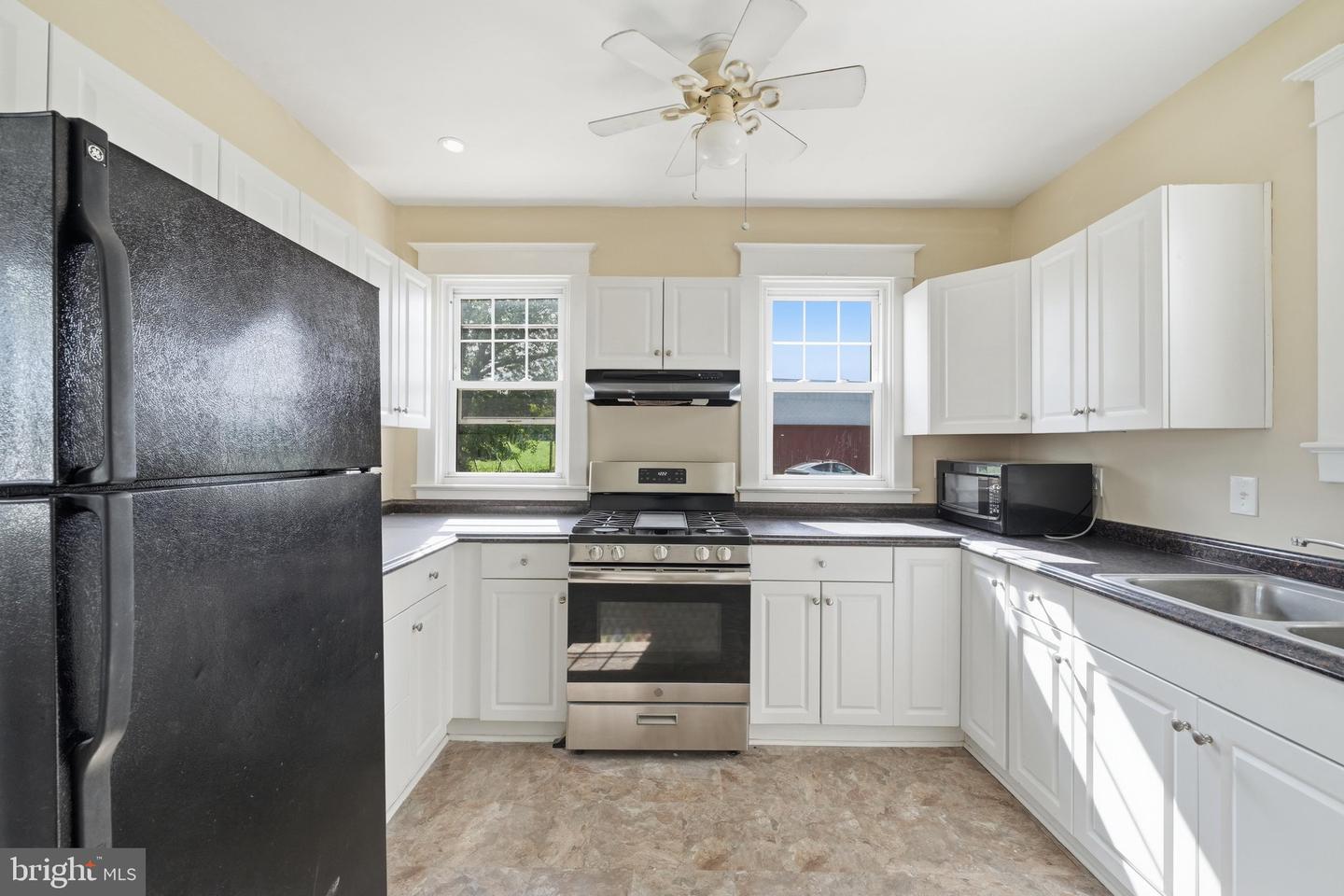 22422 Whites Ferry Rd Property Photo 19