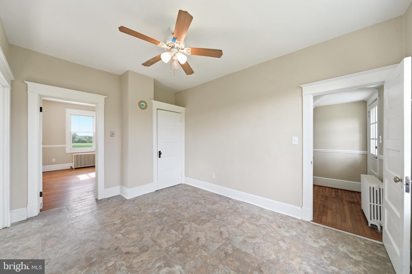 22422 Whites Ferry Rd Property Photo 33