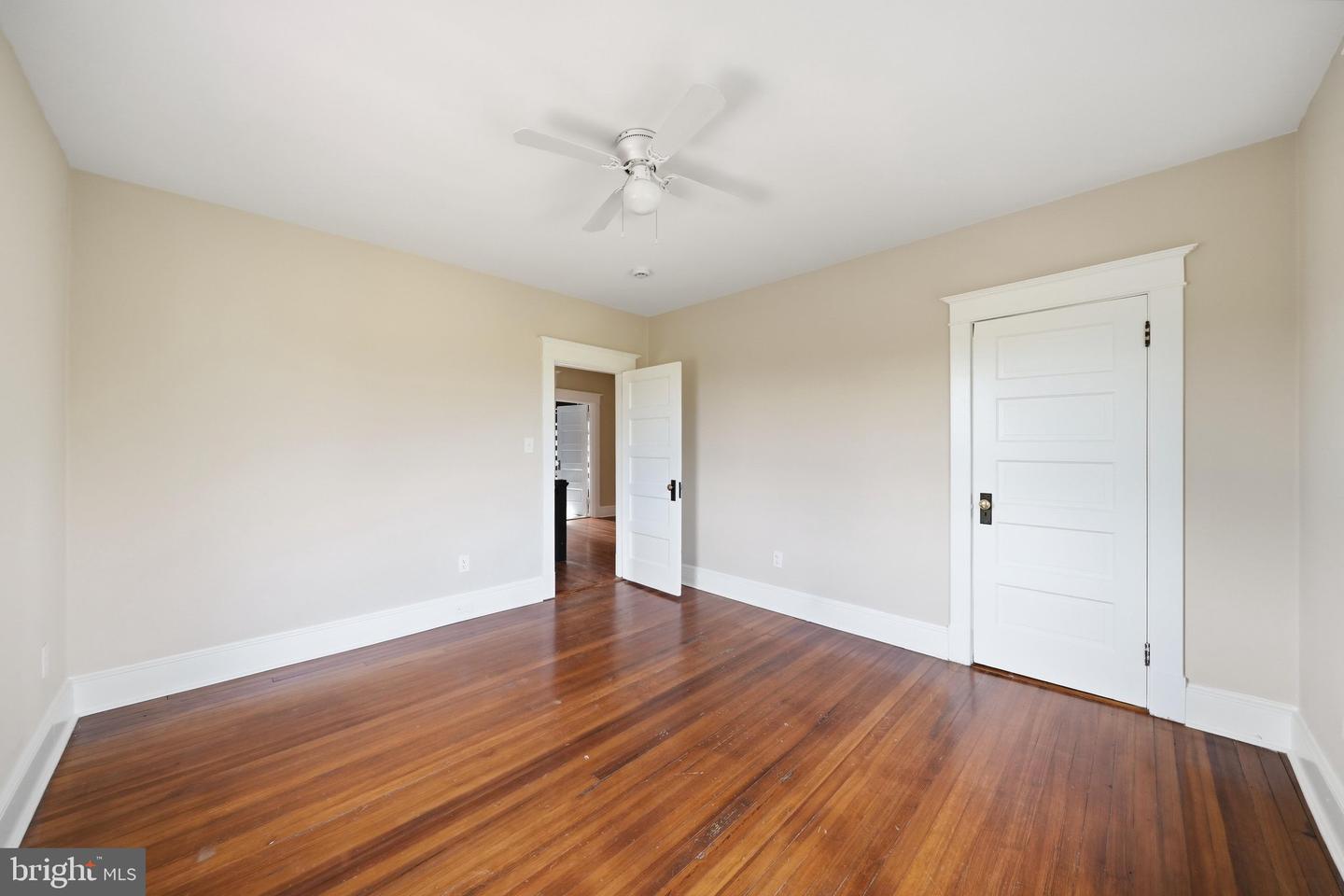22422 Whites Ferry Rd Property Photo 40