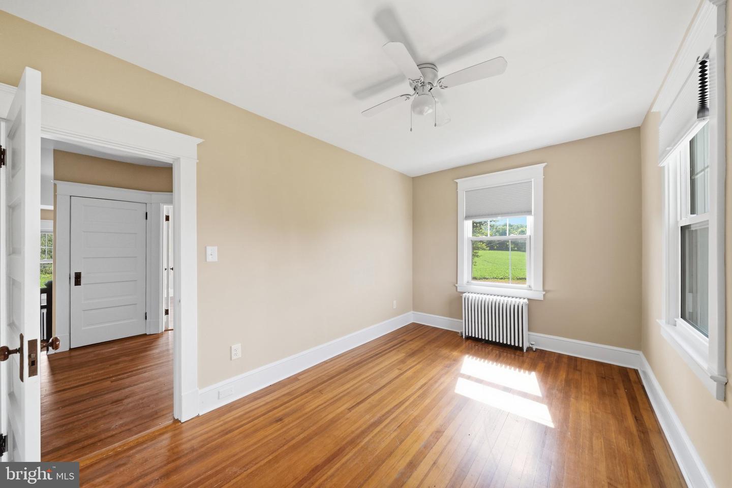 22422 Whites Ferry Rd Property Photo 43
