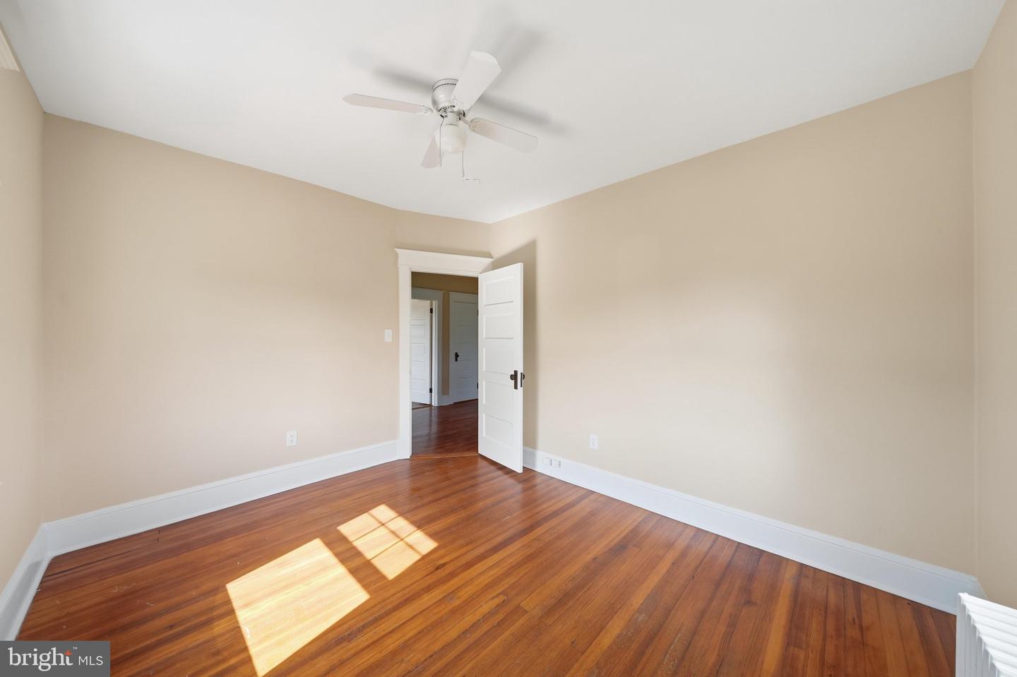 22422 Whites Ferry Rd Property Photo 52