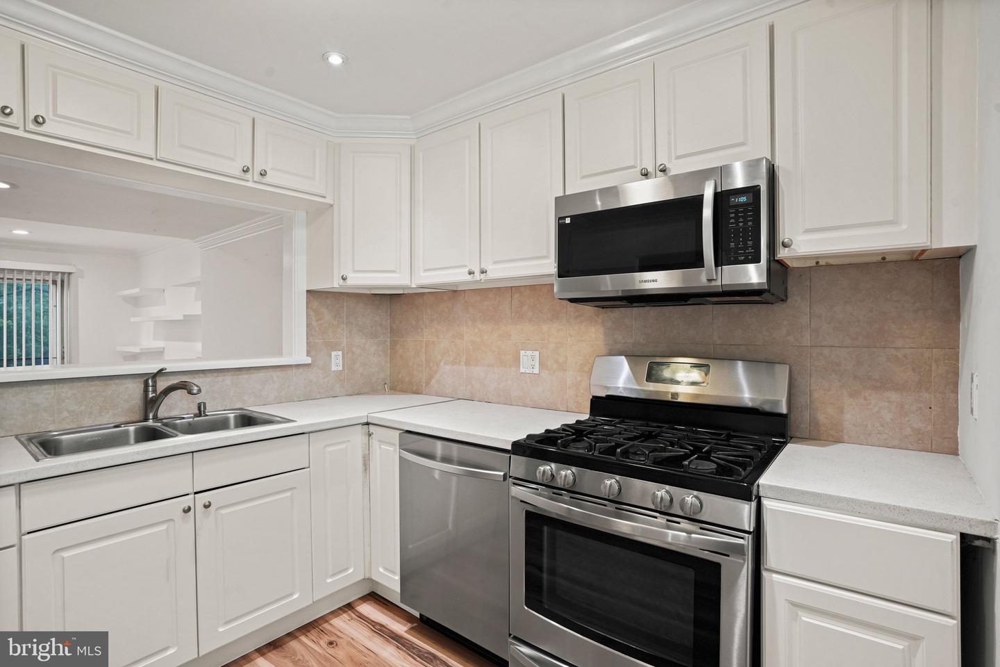 8304 Mountain Ash Way Property Photo 6