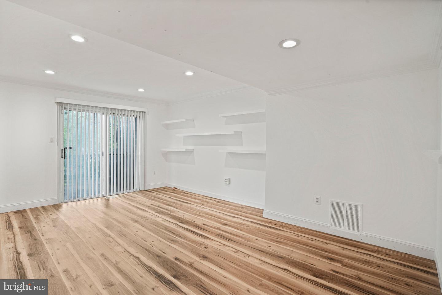 8304 Mountain Ash Way Property Photo 11