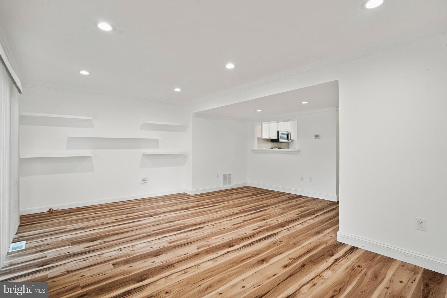 8304 Mountain Ash Way Property Photo 14