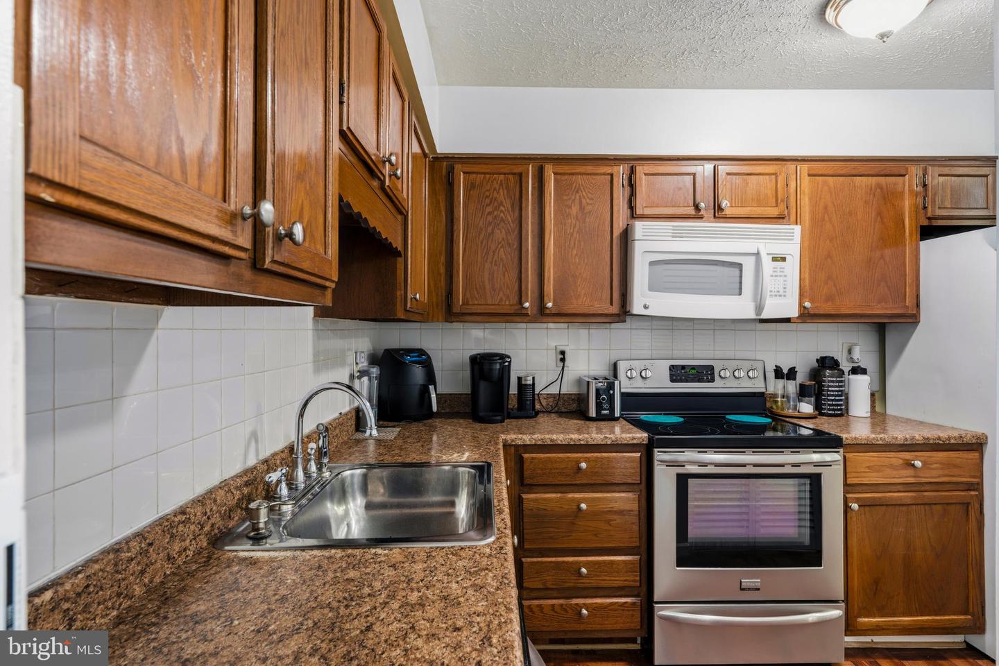3024 Ohara Pl Property Photo 2
